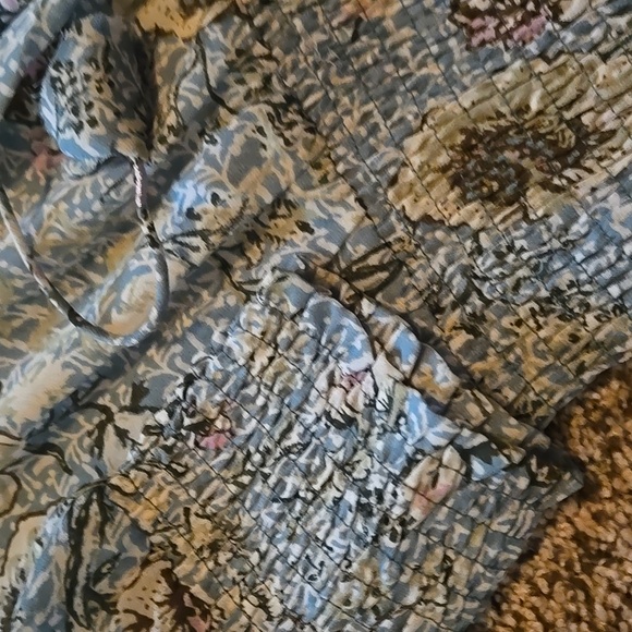 Floral Patterned Top  by Mystree. - Picture 3 of 4